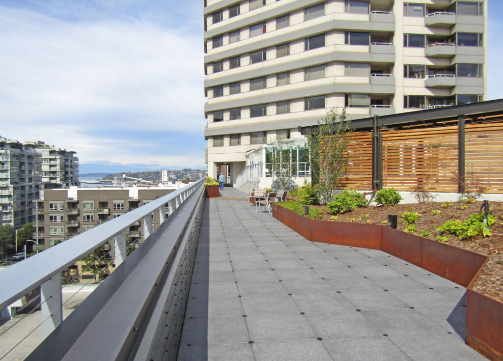 Rooftop Deck with Wind Protection - Buzon USA West